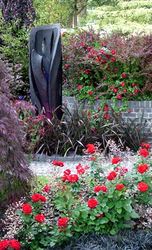  A New Zealand sculpture demonstrates the garden designers' influences. 