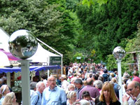 flower-show-crowds