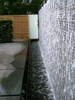 wall-water-feature-garden