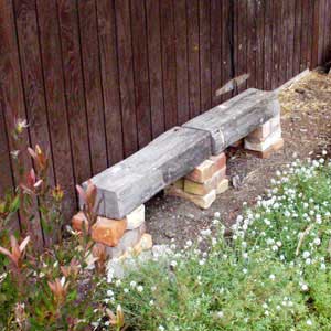  The stables garden seat is simple and functional. 